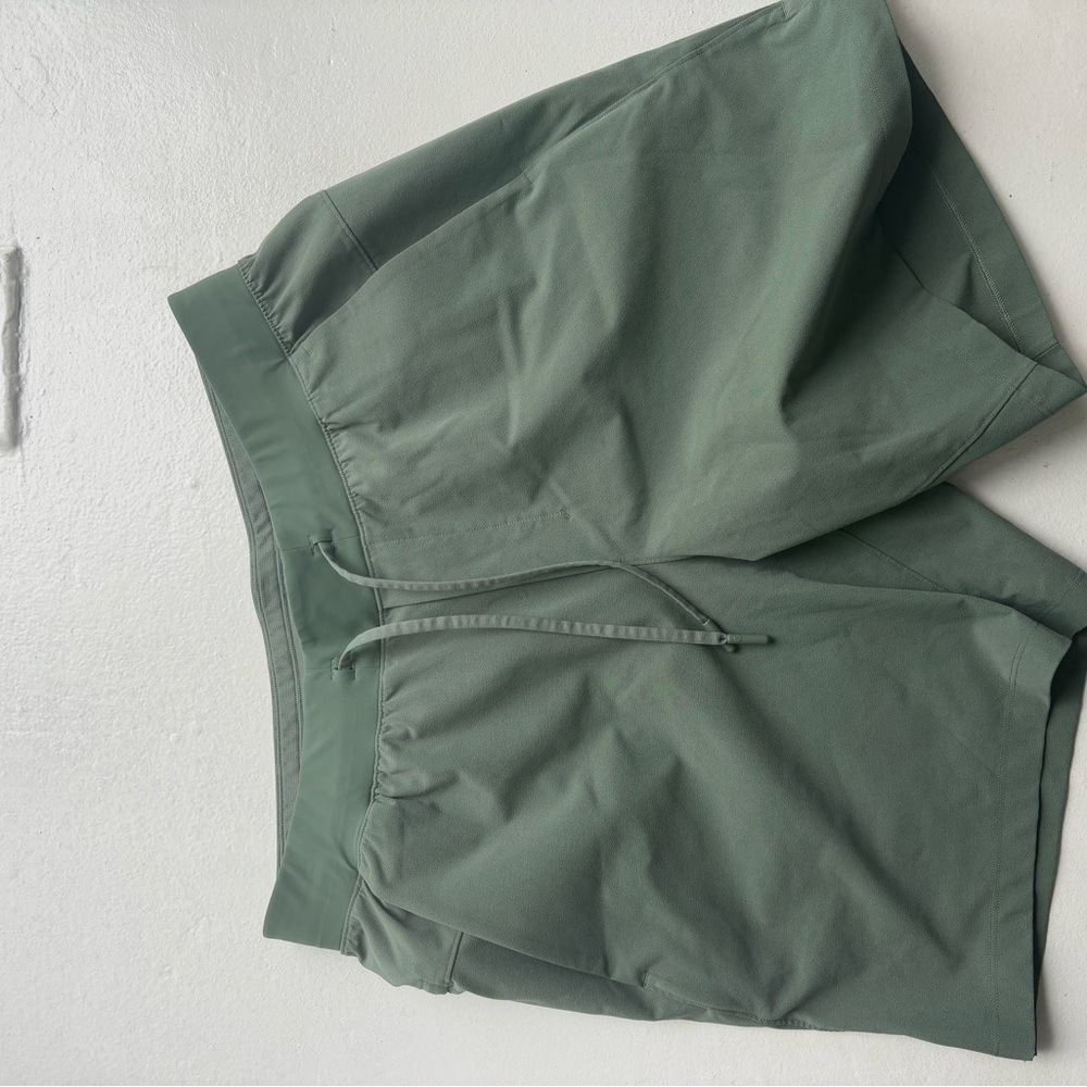Lululemon Pace Breaker Linerless 7in